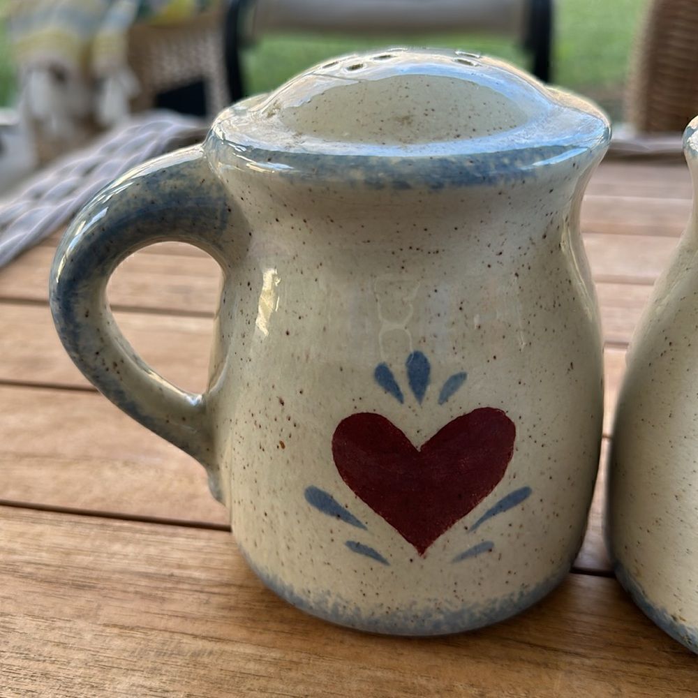Cottage Collections VTG Ceramic Salt & Pepper Shaker Set - Picture 4 of 6